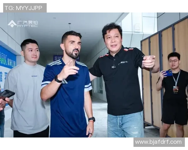 穿越岁月的传奇 足球场上的21号球服与星光璀璨的传奇球员